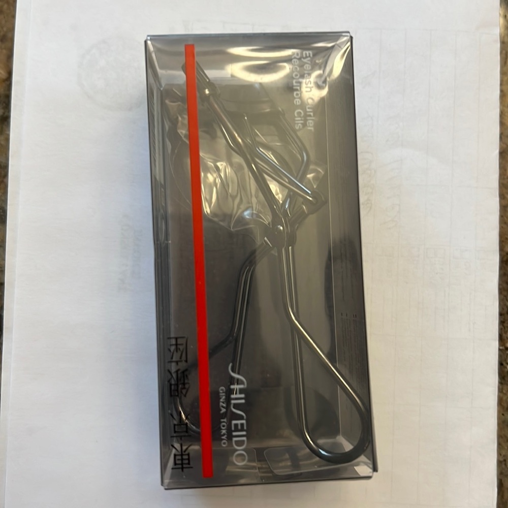 Shiseido eyelash curler